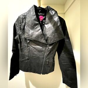 G.I.LI black leather moto jacket in S